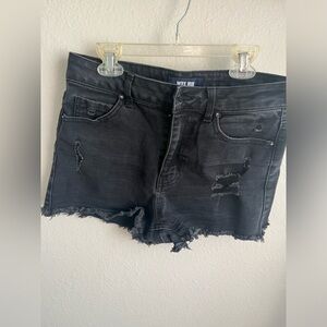 Medium Shorts